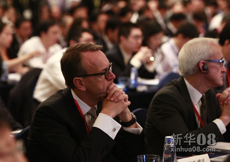 2024新澳門正版免費(fèi)資木車,關(guān)于澳門博彩業(yè)的發(fā)展與監(jiān)管——探討新澳門正版免費(fèi)資訊車背后的真相與挑戰(zhàn)