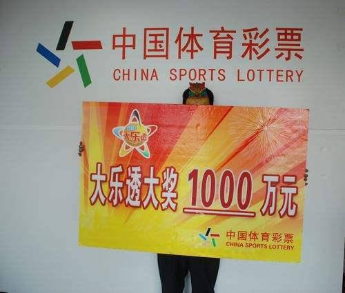 香港正版資料大全免費(fèi)077期 07-11-16-32-33-35Z：12,香港正版資料大全免費(fèi)第077期，探索數(shù)字與命運(yùn)的交匯點(diǎn)